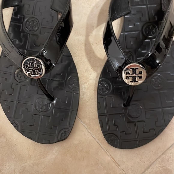 Tory Burch Thora Patent Leather Thong Sandal Black Sz 10 - Picture 3 of 7